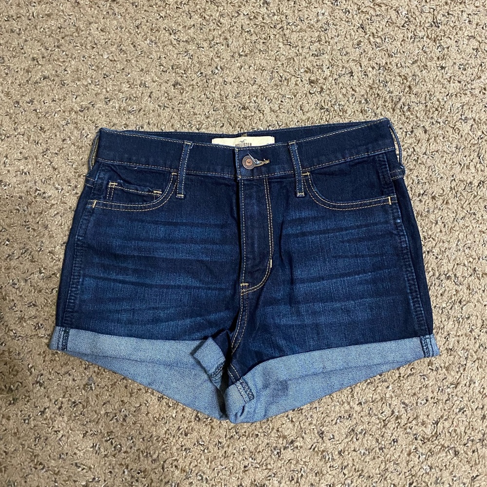 HOLLISTER HIGH RISE SHORTS